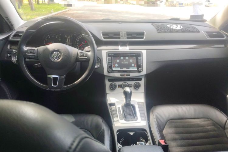 Used Volkswagen Magotan 2013 2.0 TSI Prestige Model Center Console