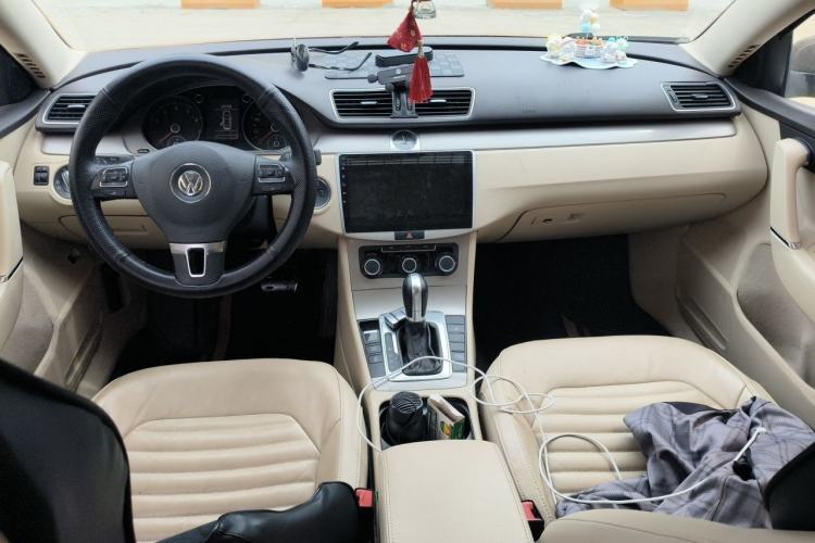 Used Volkswagen Magotan 2013 1.8TSI Premier Model Center Console