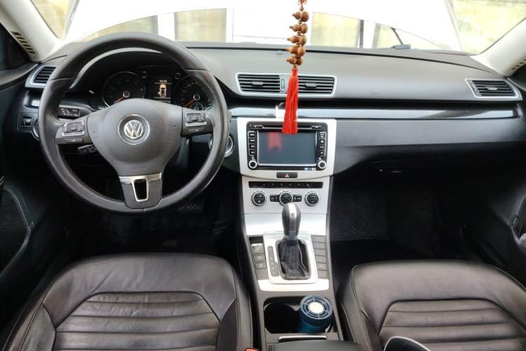 Used Volkswagen Magotan 2013 1.8TSI Luxury Model Center Console