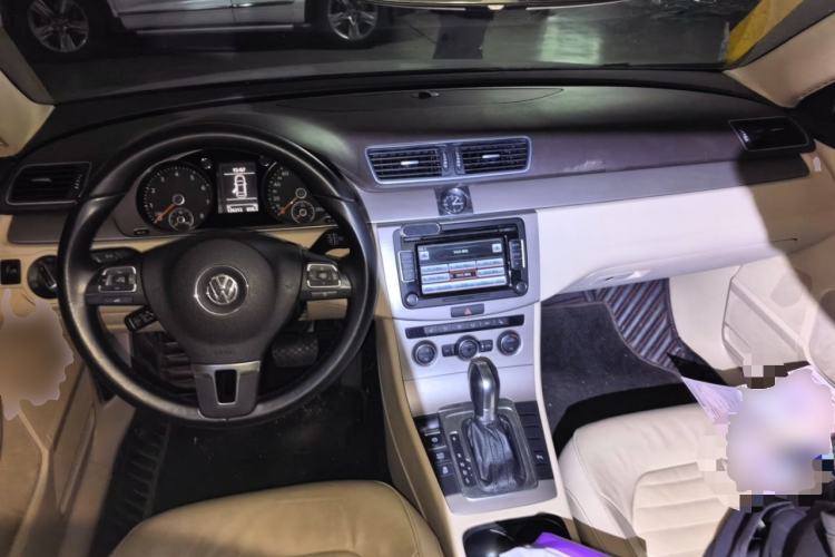 Used Volkswagen Magotan 2013 1.8TSI Luxury Model Center Console