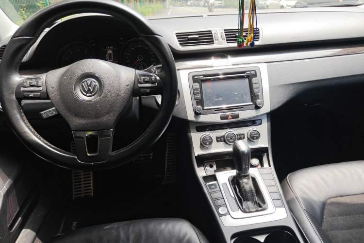 Used Volkswagen Magotan 2013 1.8TSI Prestige Model Center Console