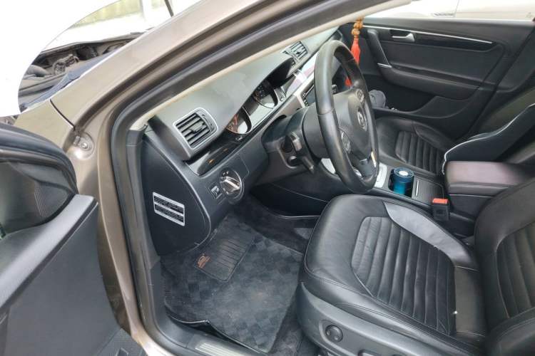 Used Volkswagen Magotan 2013 1.8TSI Luxury Model Driver Seat