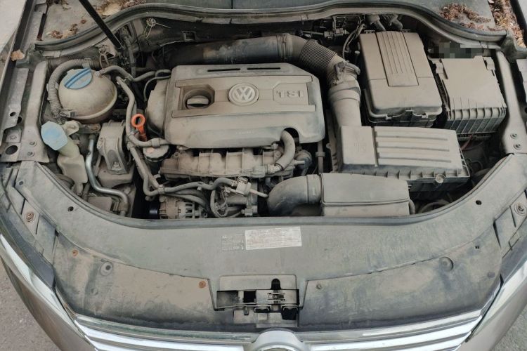Used Volkswagen Magotan 2013 1.8TSI Premier Model Engine Bay