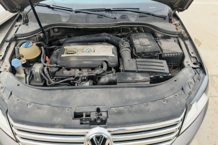 Used Volkswagen Magotan 2013 1.8TSI Premier Model Engine Bay