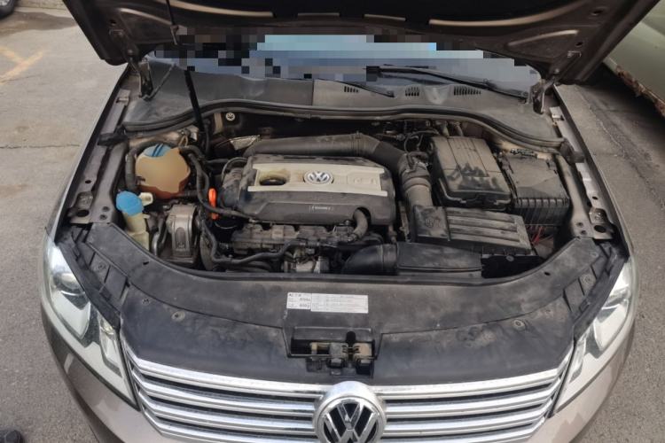Used Volkswagen Magotan 2013 1.8TSI Luxury Model Engine Bay
