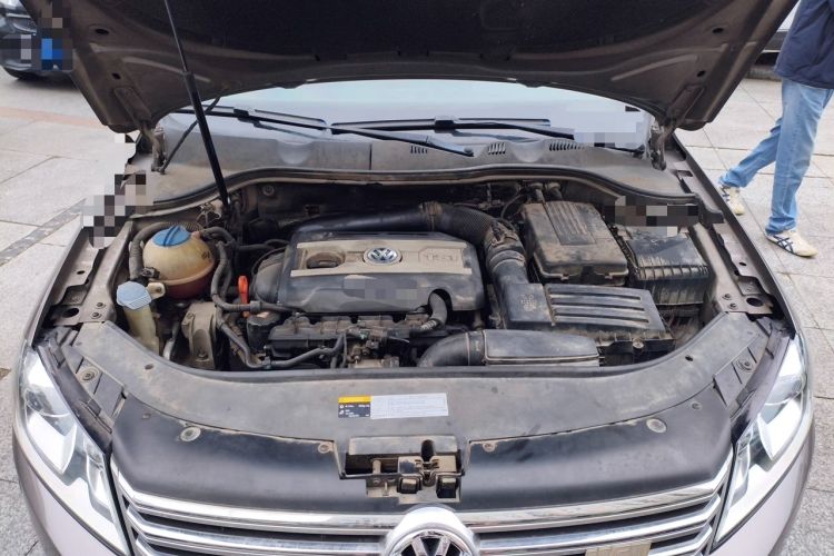 Used Volkswagen Magotan 2013 1.8TSI Luxury Model Engine Bay