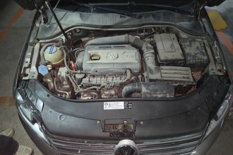 Used Volkswagen Magotan 2013 1.8TSI Comfort Model Engine Bay