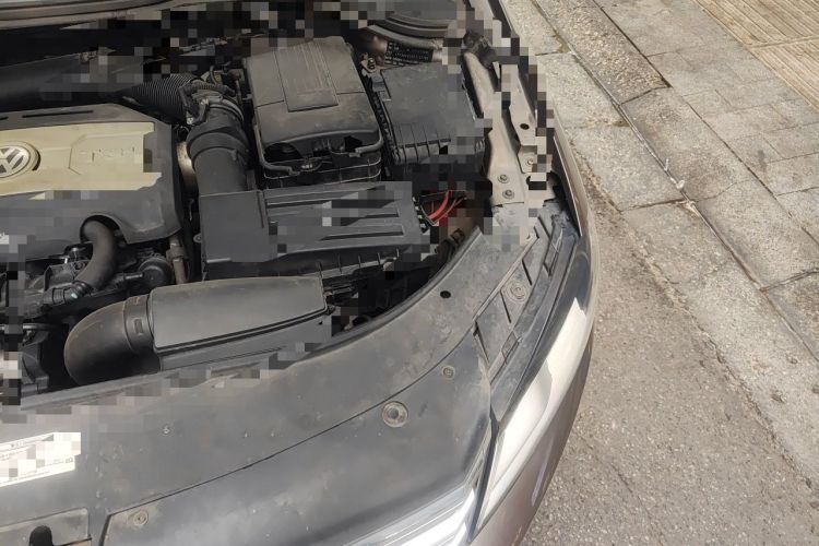 Used Volkswagen Magotan 2013 1.8TSI Premier Model Engine Bay Left
