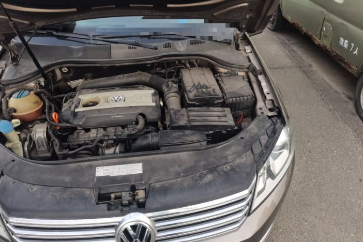 Used Volkswagen Magotan 2013 1.8TSI Luxury Model Engine Bay Left