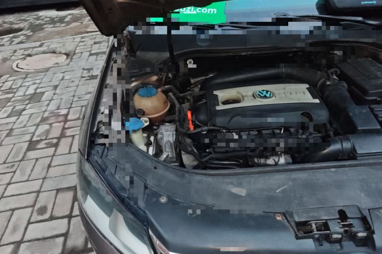 Used Volkswagen Magotan 2013 1.8TSI Premier Model Engine Bay Right