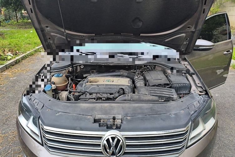 Used Volkswagen Magotan 2013 1.8TSI Premier Model Engine Bay