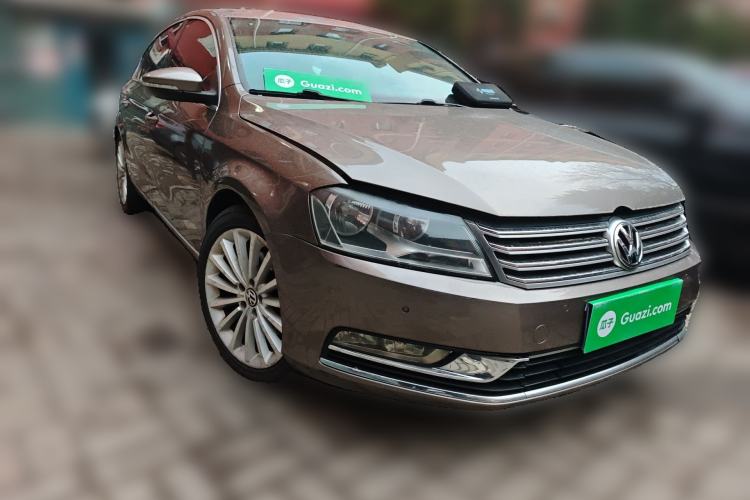 Used Volkswagen Magotan 2013 1.8TSI Premier Model Front Right 45 Deg