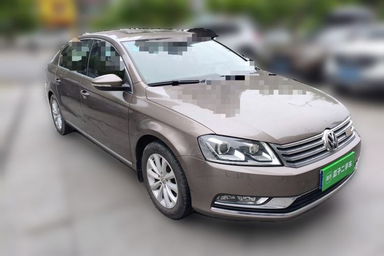 Used Volkswagen Magotan 2013 1.8TSI Luxury Model Front Right 45 Deg