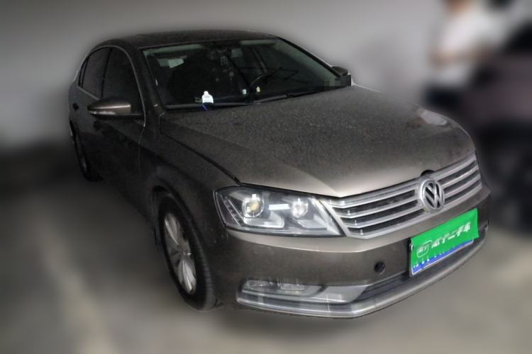 Used Volkswagen Magotan 2013 1.8TSI Luxury Model Front Right 45 Deg