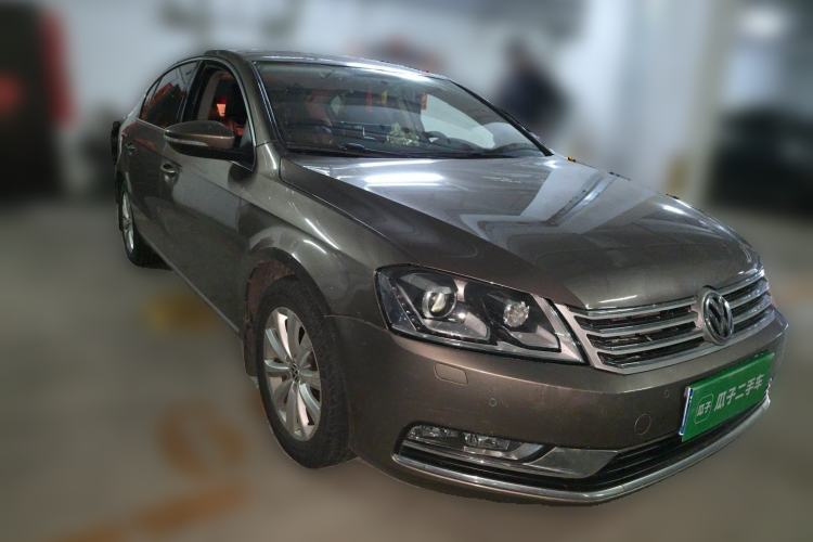 Used Volkswagen Magotan 2013 1.8TSI Comfort Model Front Right 45 Deg