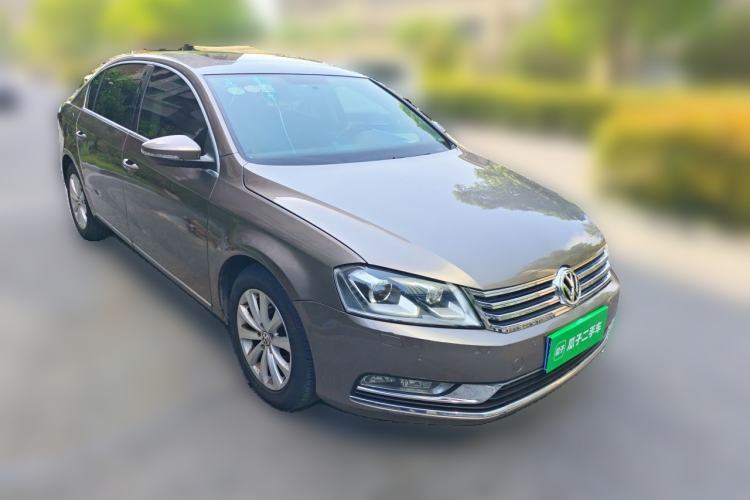 Used Volkswagen Magotan 2013 2.0 TSI Luxury Model Front Right 45 Deg