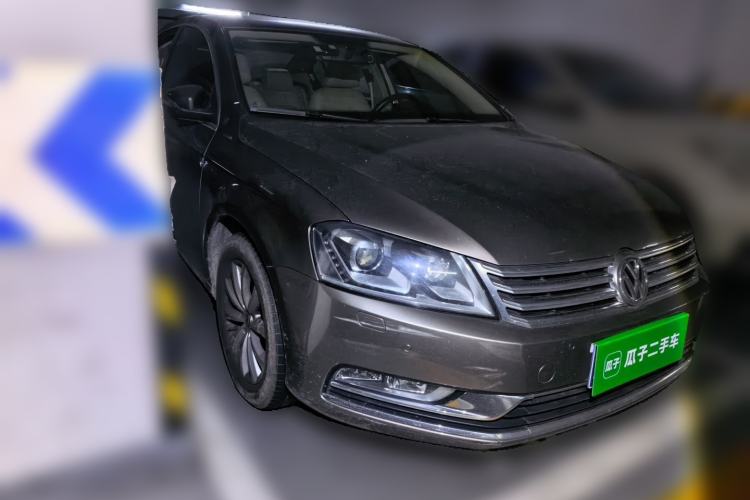 Used Volkswagen Magotan 2013 1.8TSI Luxury Model Front Right 45 Deg