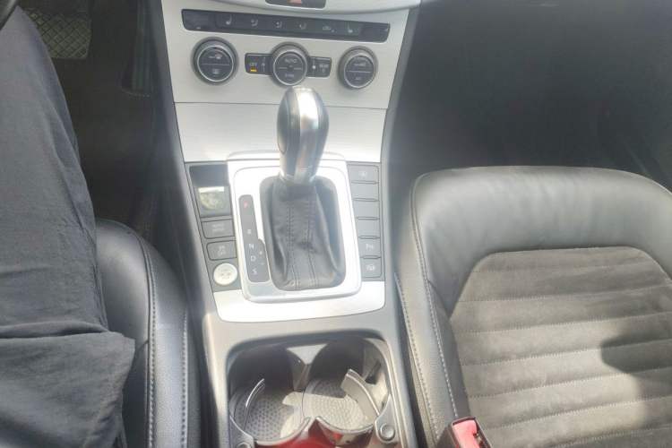 Used Volkswagen Magotan 2013 2.0 TSI Prestige Model Gear Lever