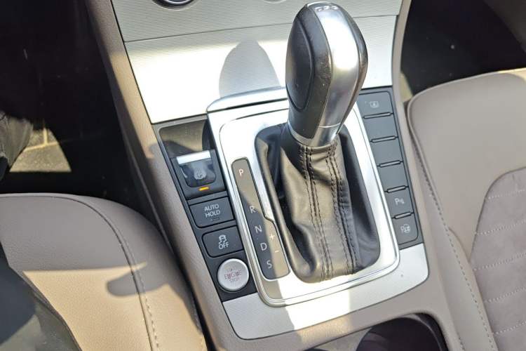 Used Volkswagen Magotan 2013 2.0 TSI Prestige Model Gear Lever