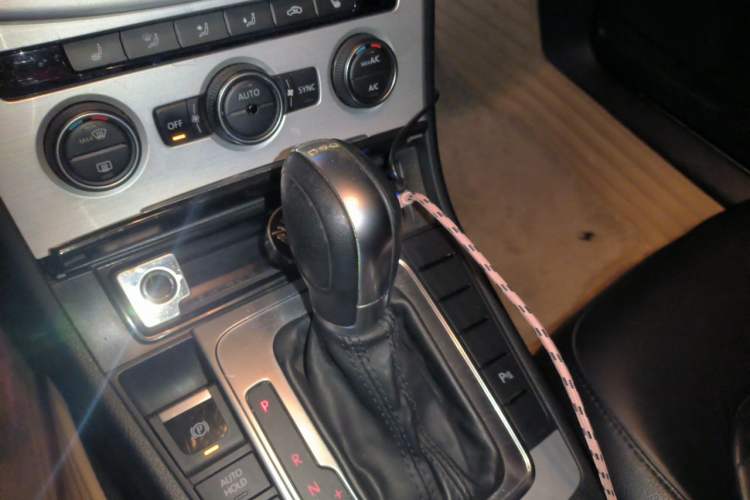 Used Volkswagen Magotan 2013 1.8TSI Luxury Model Gear Lever