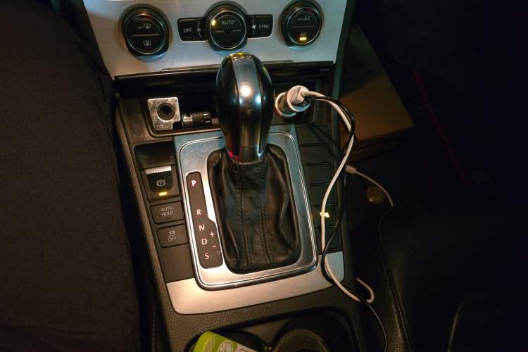 Used Volkswagen Magotan 2013 1.8TSI Comfort Model Gear Lever