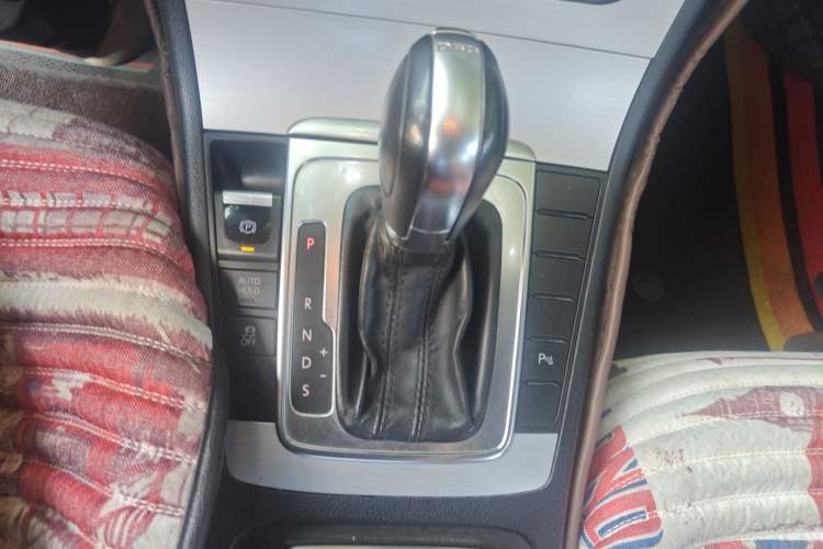 Used Volkswagen Magotan 2013 1.8TSI Premier Model Gear Lever
