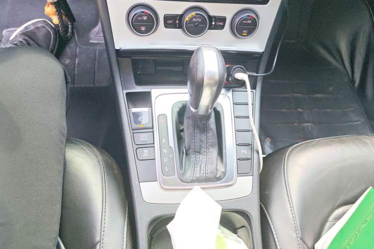 Used Volkswagen Magotan 2013 2.0 TSI Luxury Model Gear Lever