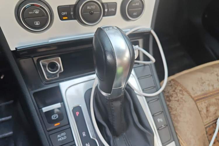 Used Volkswagen Magotan 2013 1.8TSI Luxury Model Gear Lever