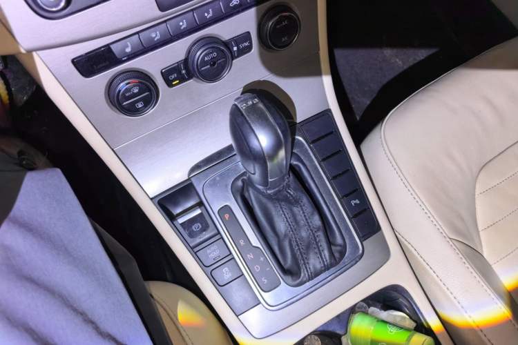 Used Volkswagen Magotan 2013 1.8TSI Luxury Model Gear Lever