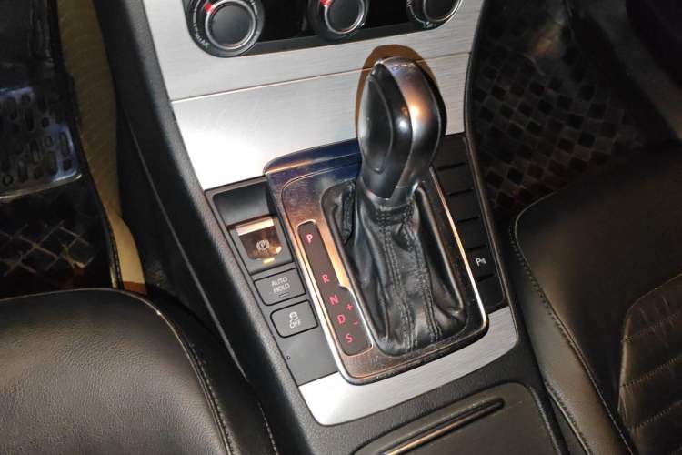 Used Volkswagen Magotan 2013 1.8TSI Premier Model Gear Lever