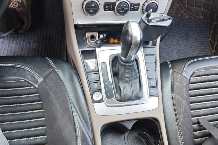 Used Volkswagen Magotan 2013 2.0 TSI Prestige Model Gear Lever