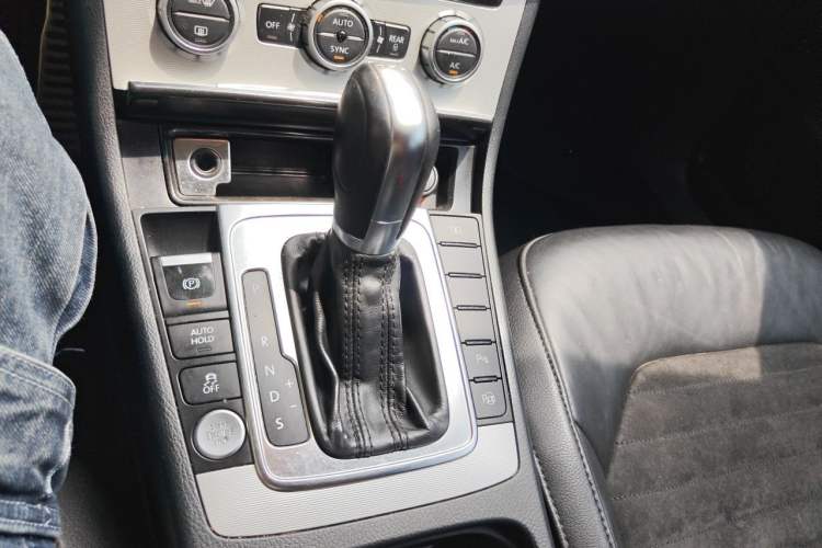 Used Volkswagen Magotan 2013 1.8TSI Prestige Model Gear Lever
