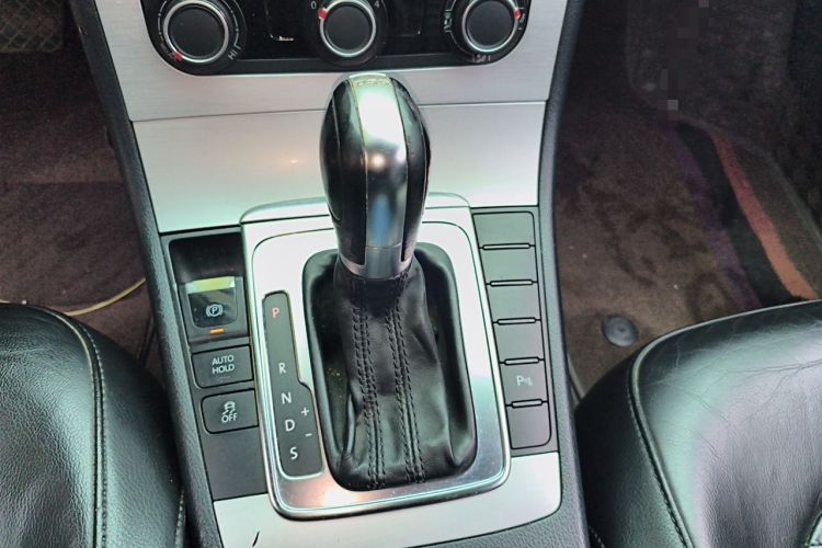 Used Volkswagen Magotan 2013 1.8TSI Premier Model Gear Lever