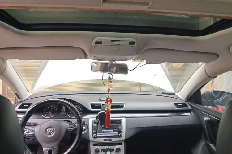 Used Volkswagen Magotan 2013 1.8TSI Luxury Model Headliner