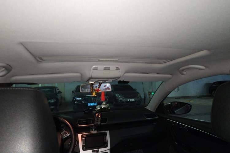 Used Volkswagen Magotan 2013 1.8TSI Comfort Model Headliner