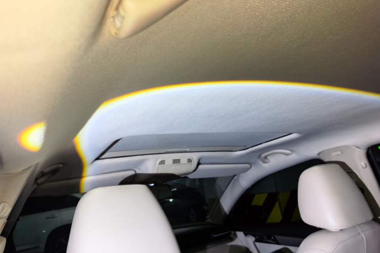 Used Volkswagen Magotan 2013 1.8TSI Luxury Model Headliner