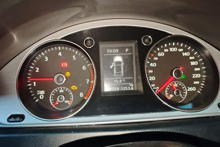 Used Volkswagen Magotan 2013 1.8TSI Premier Model Instrument Cluster