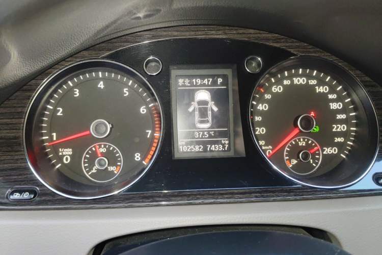 Used Volkswagen Magotan 2013 1.8TSI Prestige Model Instrument Cluster