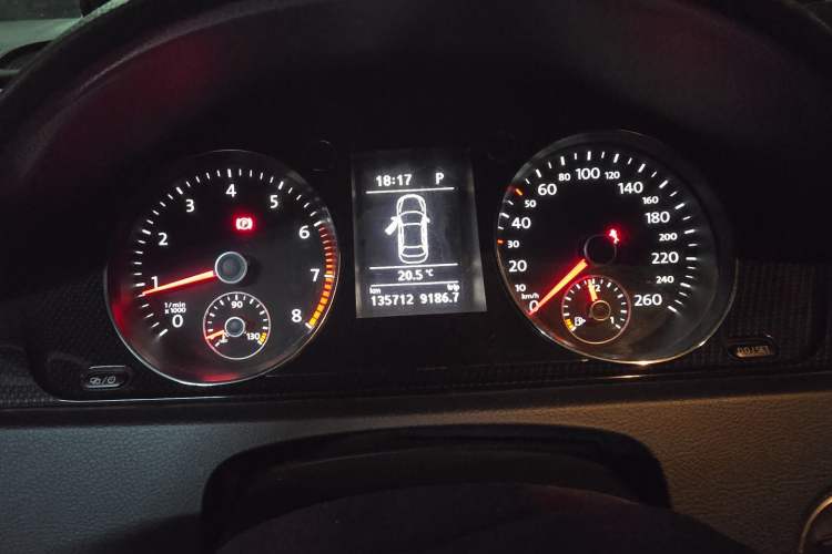 Used Volkswagen Magotan 2013 1.8TSI Comfort Model Instrument Cluster