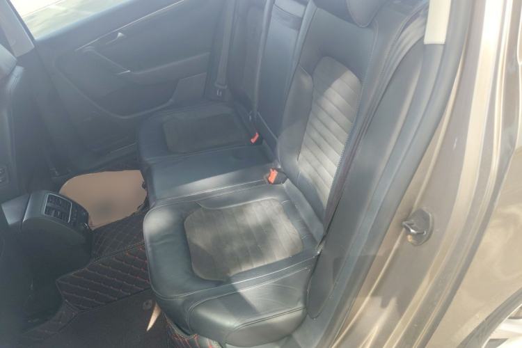 Used Volkswagen Magotan 2013 2.0 TSI Prestige Model Left Rear Seat