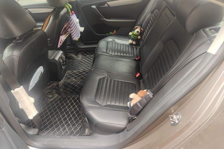 Used Volkswagen Magotan 2013 1.8TSI Premier Model Left Rear Seat