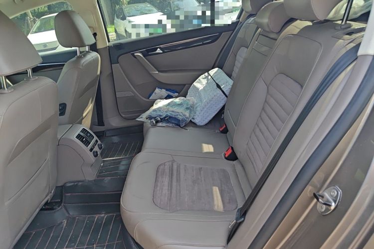 Used Volkswagen Magotan 2013 2.0 TSI Prestige Model Left Rear Seat