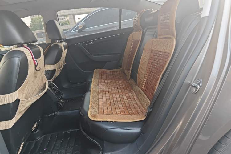 Used Volkswagen Magotan 2013 1.8TSI Luxury Model Left Rear Seat