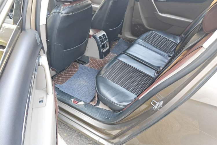 Used Volkswagen Magotan 2013 2.0 TSI Prestige Model Left Rear Seat