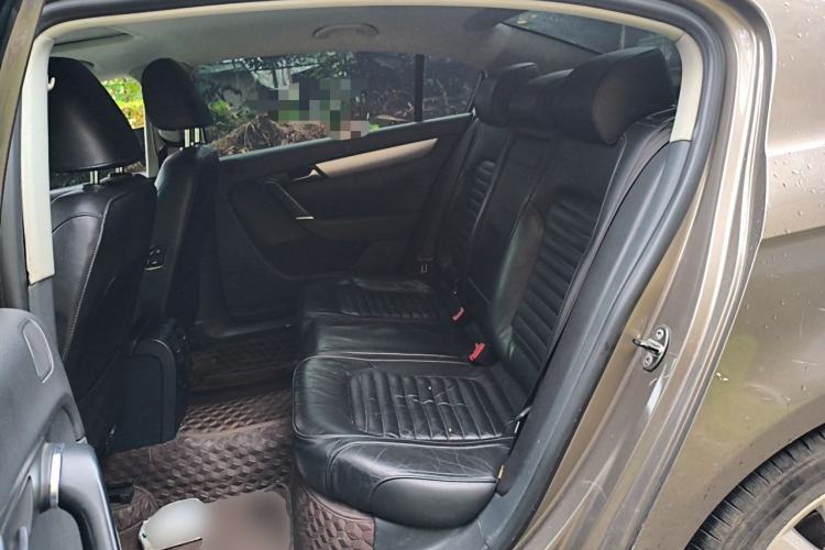 Used Volkswagen Magotan 2013 1.8TSI Premier Model Left Rear Seat