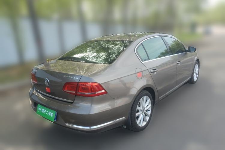 Used Volkswagen Magotan 2013 2.0 TSI Prestige Model Rear Right 45 Deg