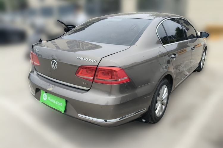 Used Volkswagen Magotan 2013 1.8TSI Premier Model Rear Right 45 Deg