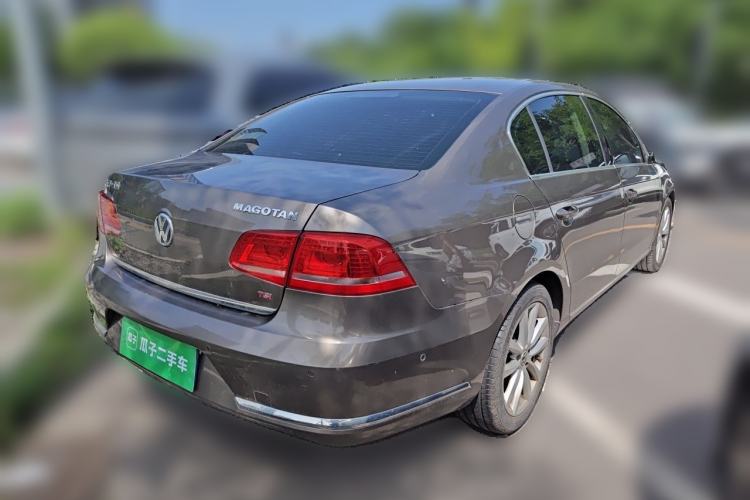 Used Volkswagen Magotan 2013 2.0 TSI Prestige Model Rear Right 45 Deg