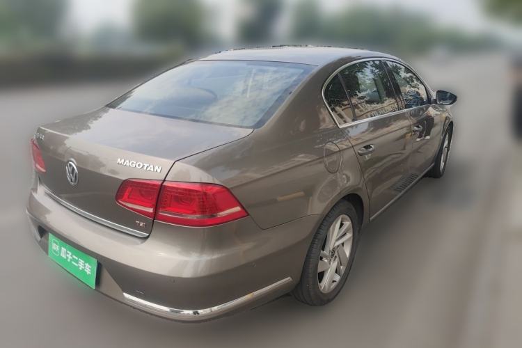 Used Volkswagen Magotan 2013 2.0 TSI Prestige Model Rear Right 45 Deg