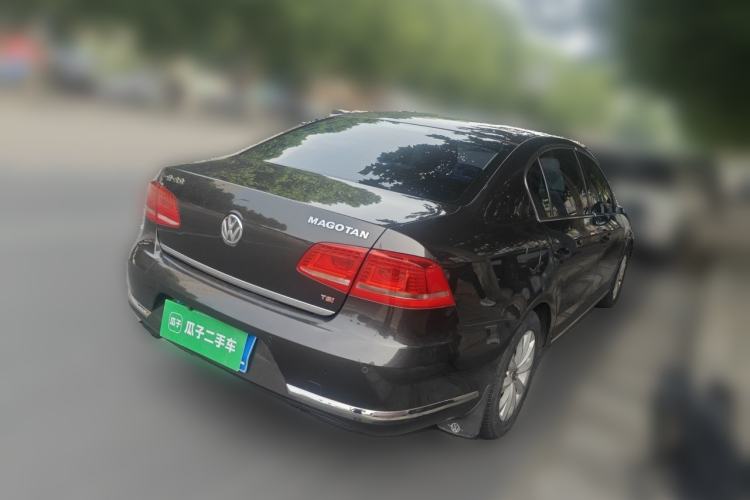 Used Volkswagen Magotan 2013 1.8TSI Premier Model Rear Right 45 Deg